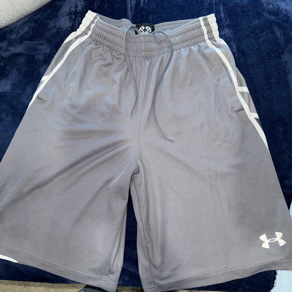 Grey under armour medium size shorts